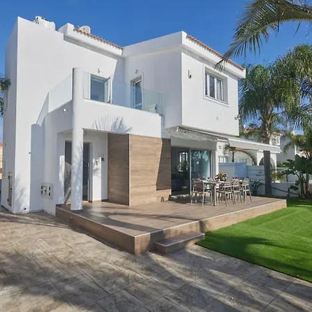 Sunrise 9 * Agia Napa