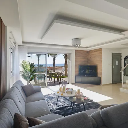 Villa Sunrise 9 *