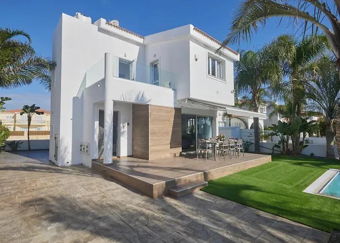 Sunrise 9 * Ayia Napa